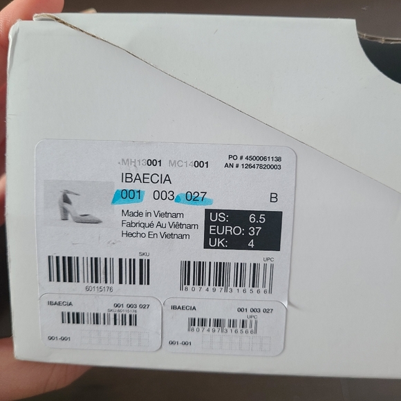 NIB Aldo Black Faux Suede Ankle Strap Closed Toe Heel US6.5 - Picture 6 of 7